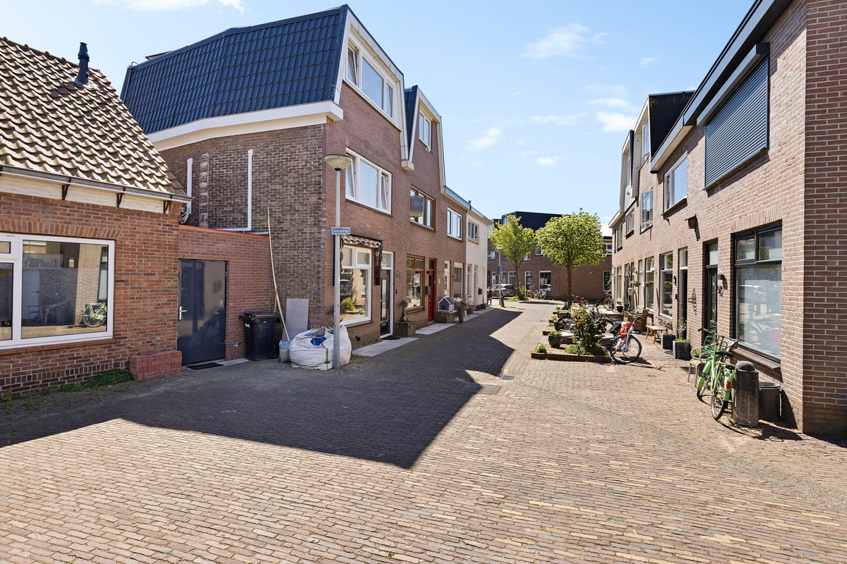 Tussenwoning te koop: Grensstraat 35, Beverwijk
