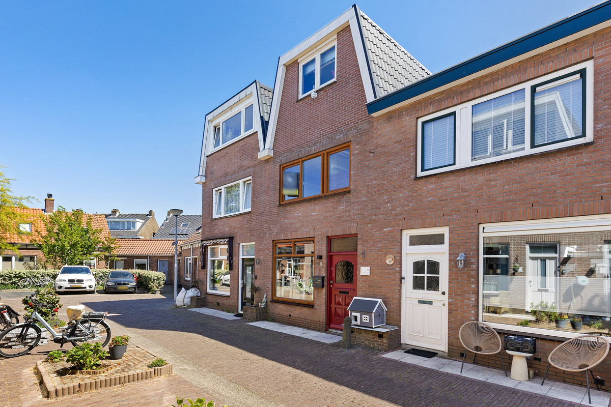 Tussenwoning te koop: Grensstraat 35, Beverwijk
