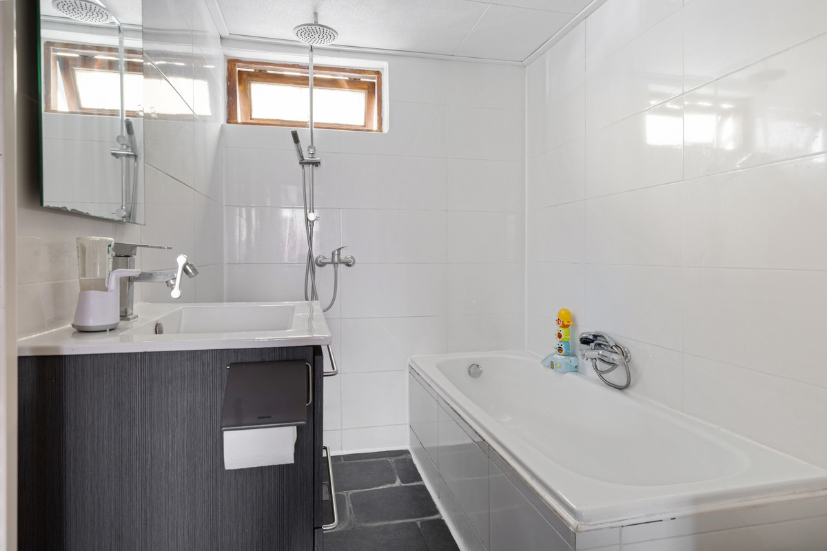 Tussenwoning te koop: Grensstraat 35, Beverwijk