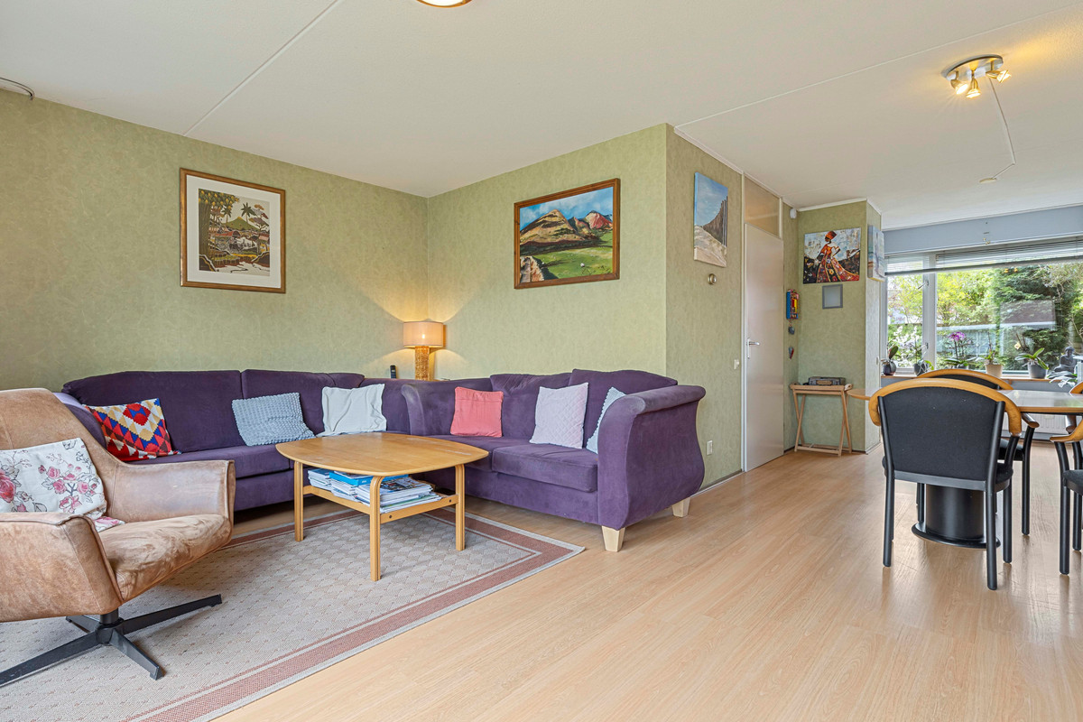 Tussenwoning te koop: Velhorstweide 24, Helmond