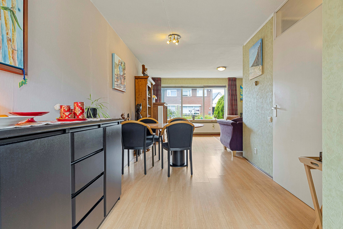 Tussenwoning te koop: Velhorstweide 24, Helmond