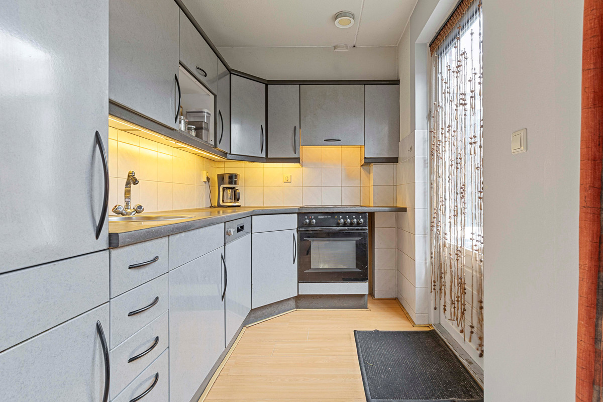 Tussenwoning te koop: Velhorstweide 24, Helmond