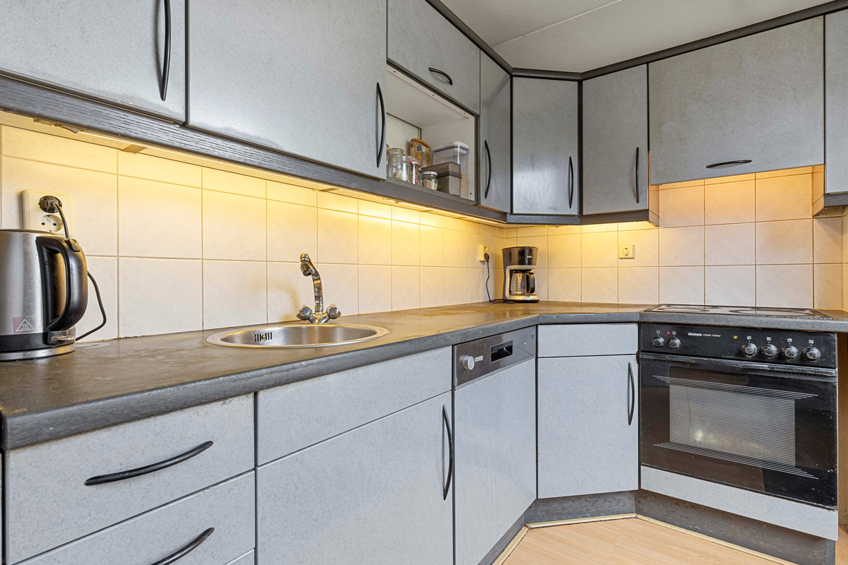 Tussenwoning te koop: Velhorstweide 24, Helmond