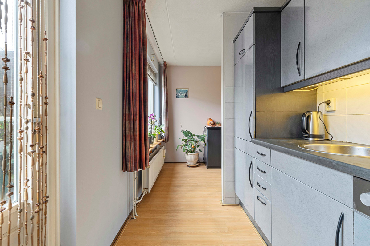Tussenwoning te koop: Velhorstweide 24, Helmond