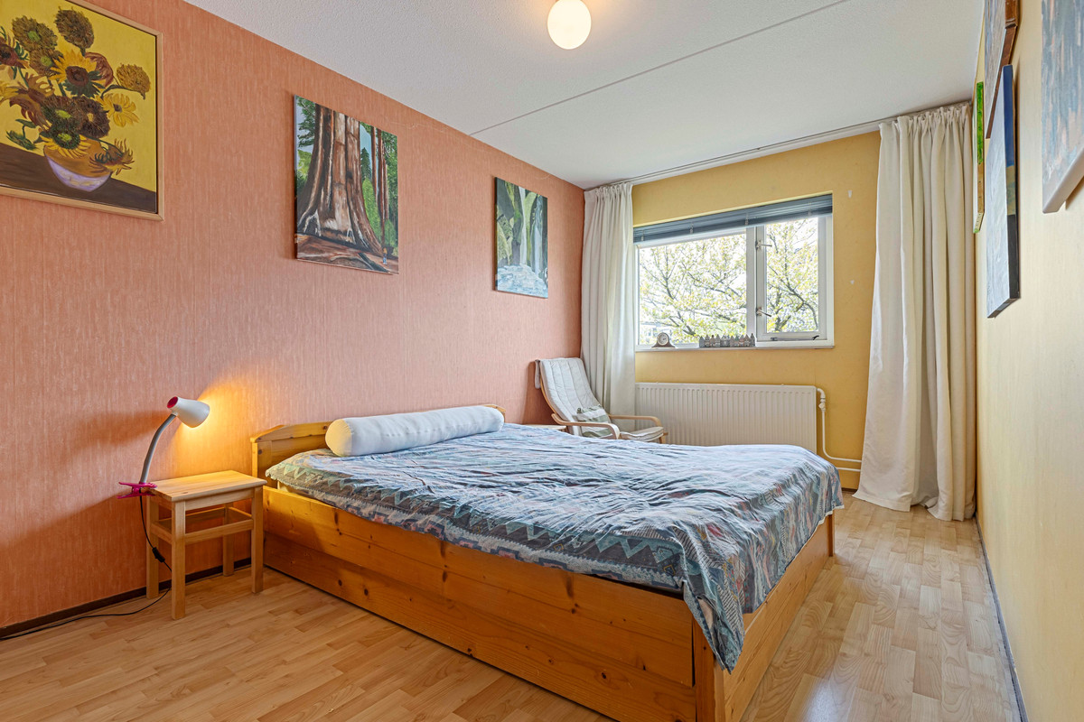 Tussenwoning te koop: Velhorstweide 24, Helmond