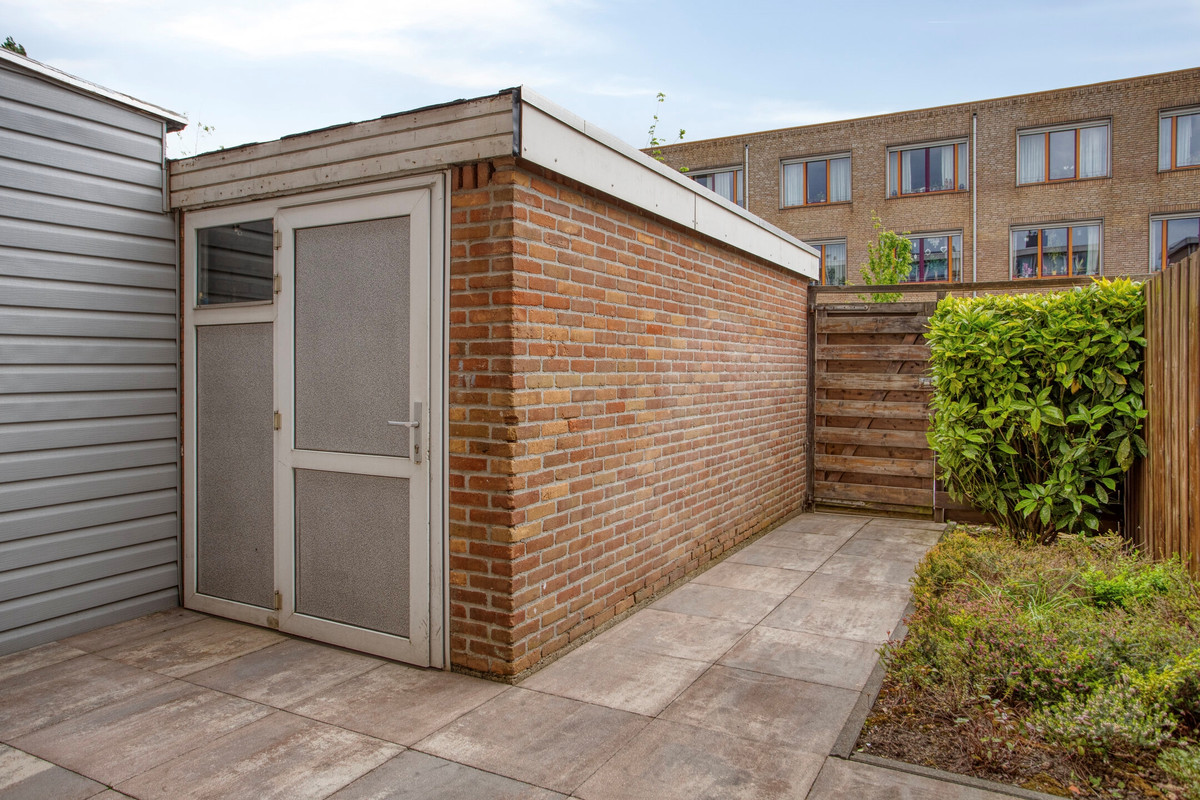 Tussenwoning te koop: Van Zyll De Jongstraat 27, Pernis Rotterdam
