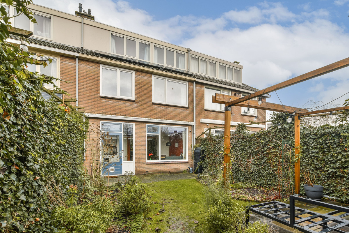 Tussenwoning te huur: Bagdaddreef 15, Utrecht