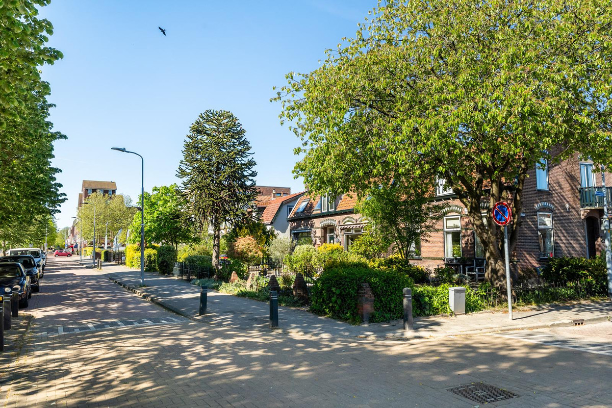 Twee-onder-één-kap te koop: Hoofdweg 1161, Nieuw-Vennep