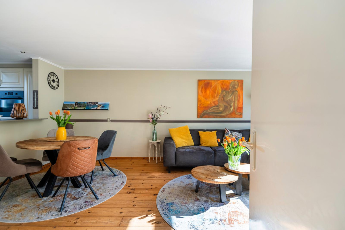 Twee-onder-één-kap te koop: Hoofdweg 1161, Nieuw-Vennep