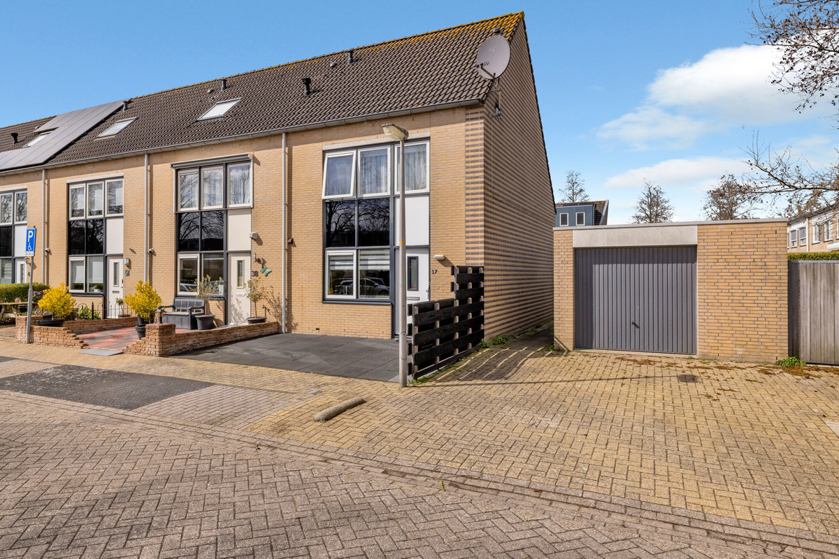 Hoekwoning te koop: Jan Palachstraat 37, Purmerend