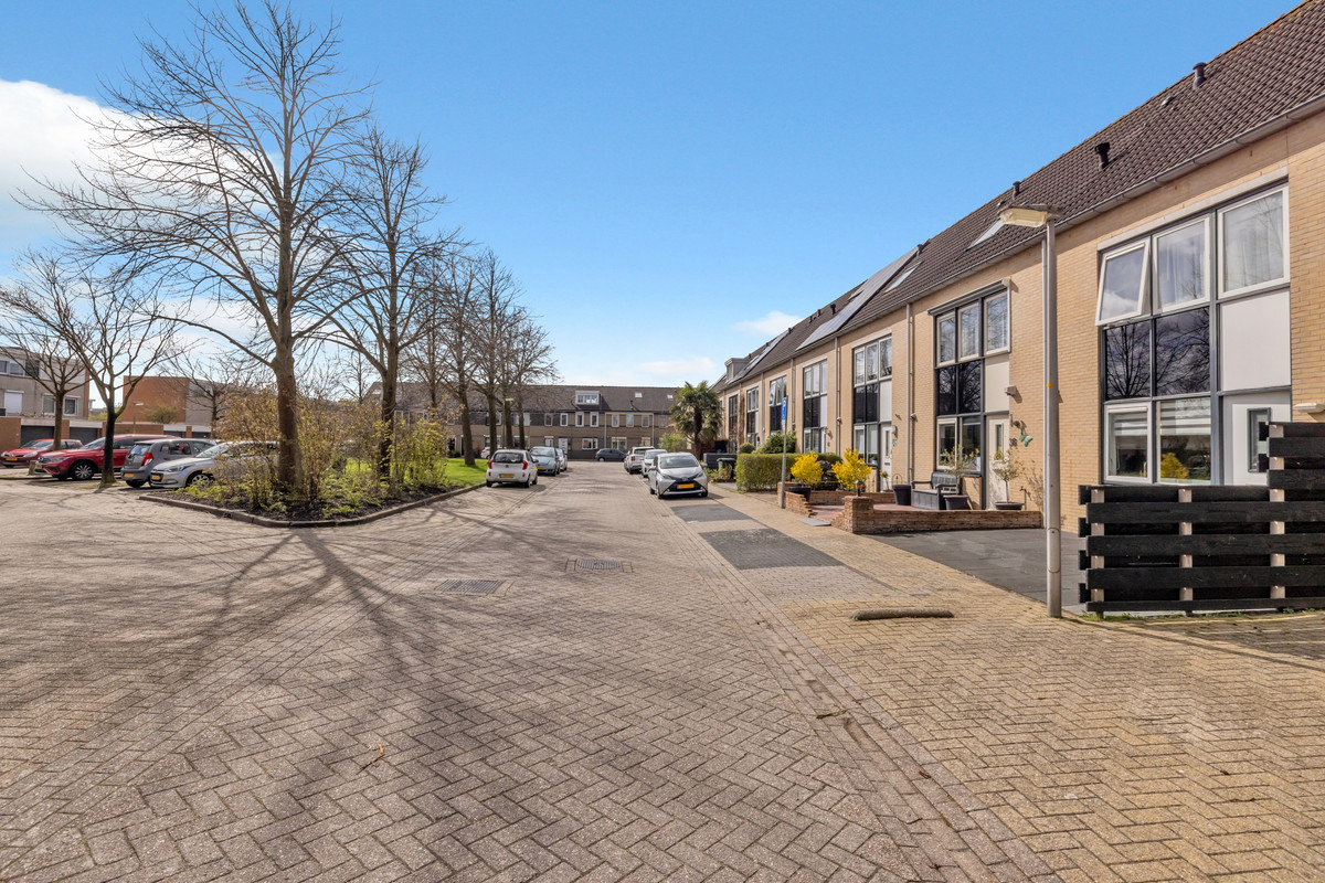 Hoekwoning te koop: Jan Palachstraat 37, Purmerend