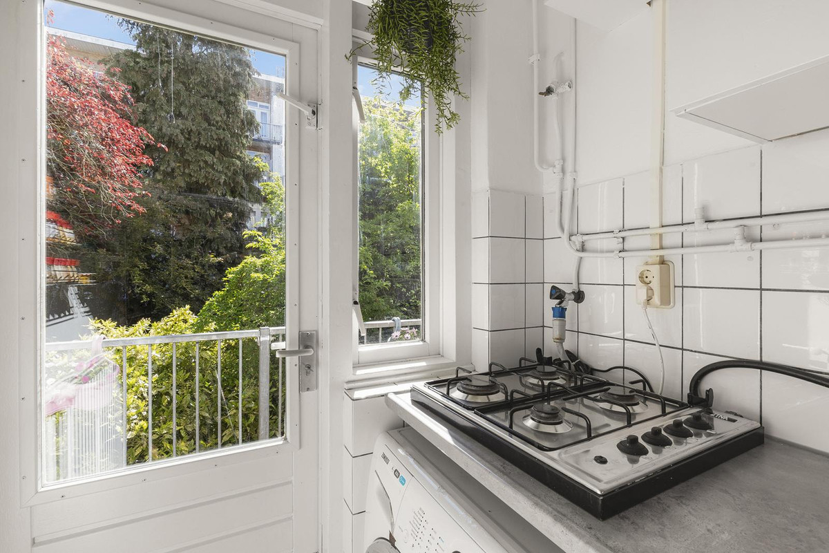 Studio te koop: Solebaystraat 82H, Amsterdam