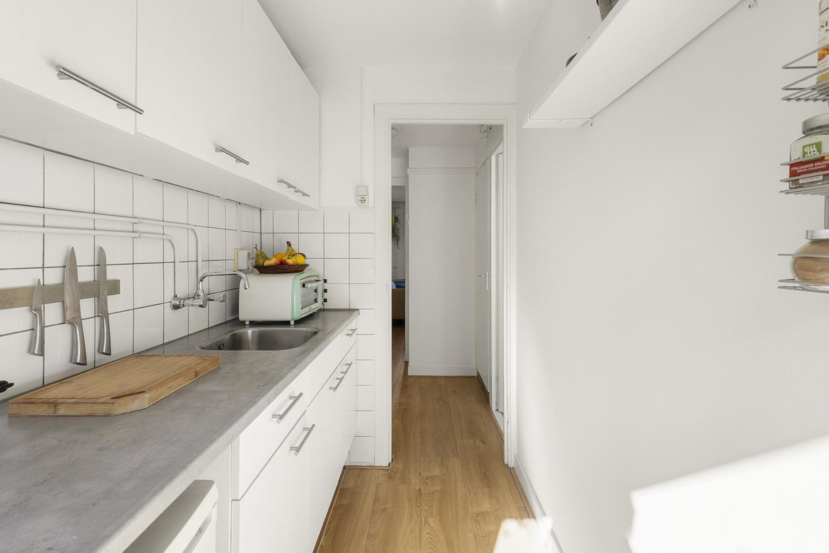 Studio te koop: Solebaystraat 82H, Amsterdam