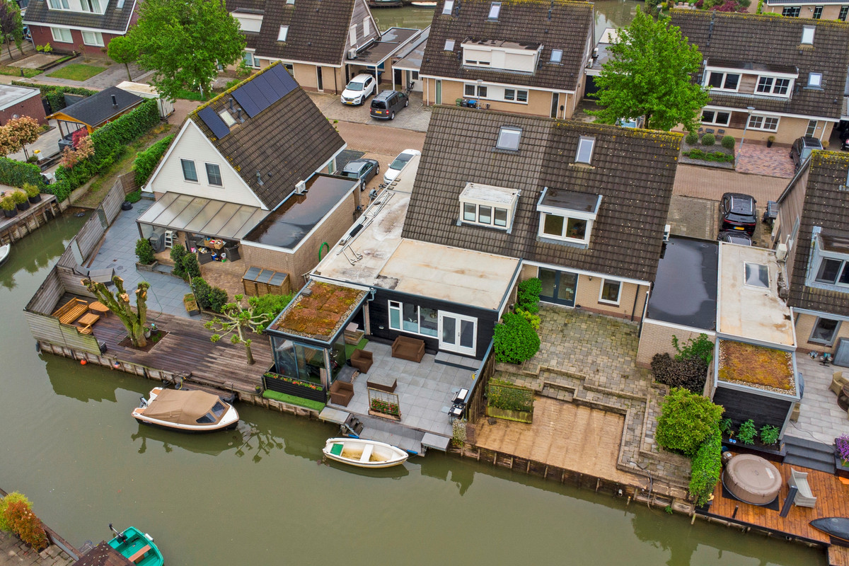 Hoekwoning te koop: Betuwe Singel 4, Lienden