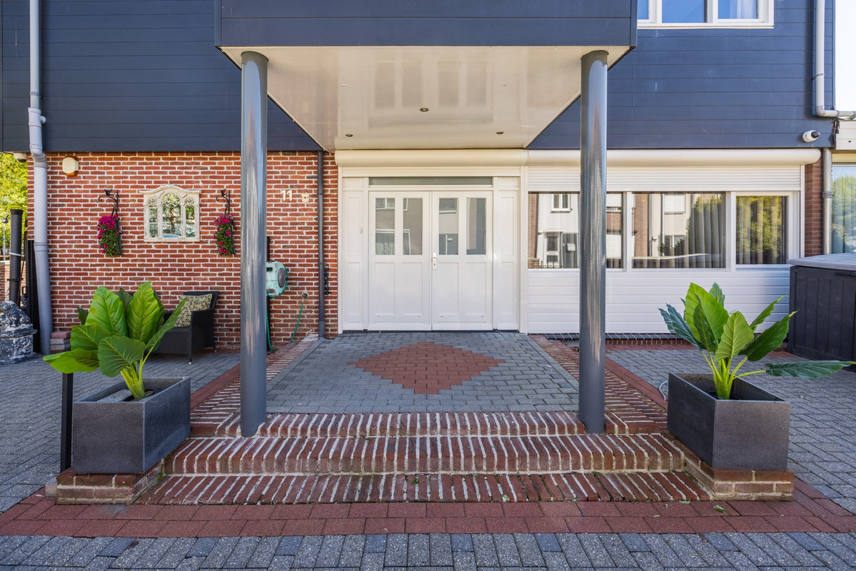 Twee-onder-één-kap te koop: Tuinbouwstraat 11, Tilburg