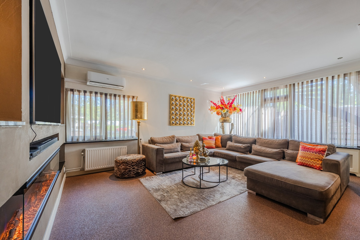 Twee-onder-één-kap te koop: Tuinbouwstraat 11, Tilburg