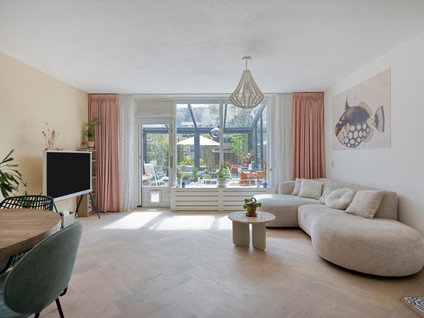 Henriette Roland-Holststraat 24