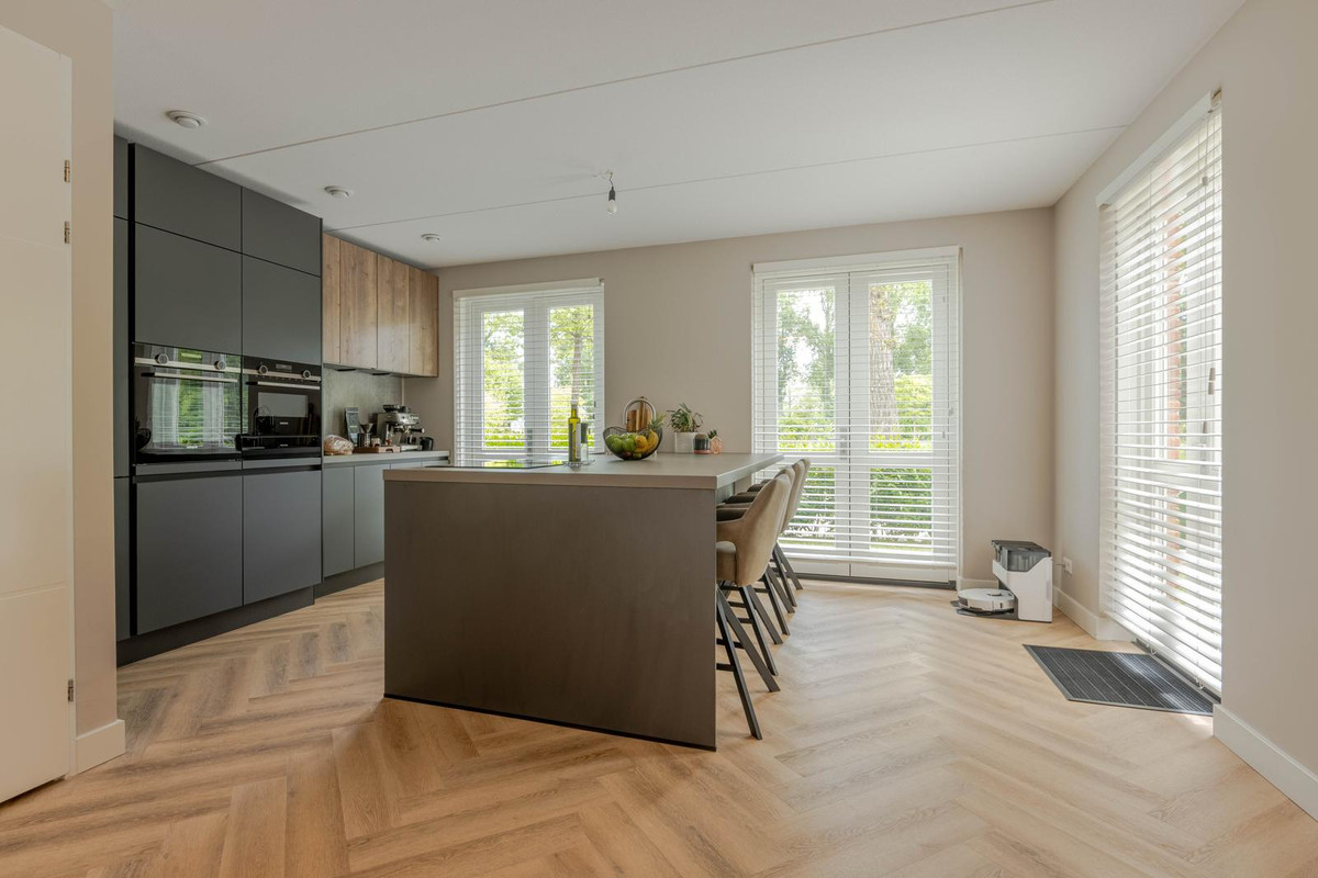 Hoekwoning te koop: Warmoldstraat 77B, Rotterdam