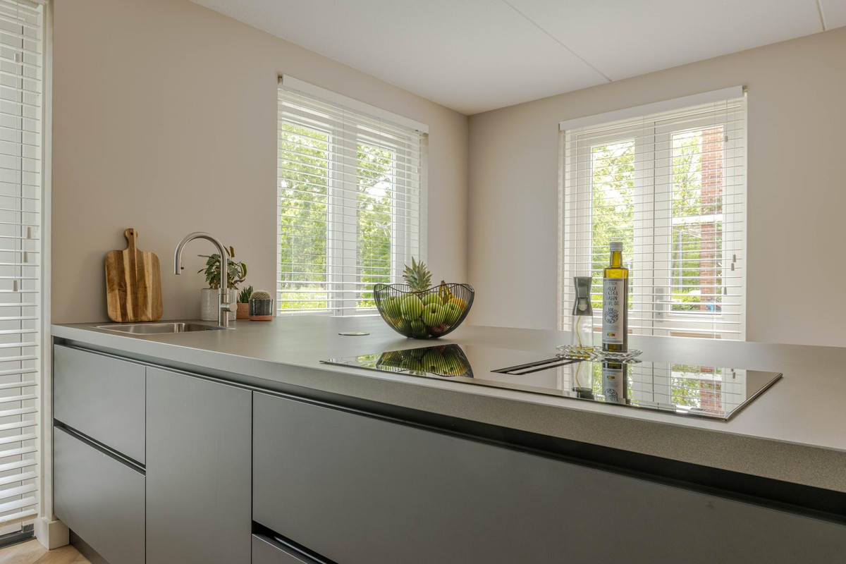 Hoekwoning te koop: Warmoldstraat 77B, Rotterdam