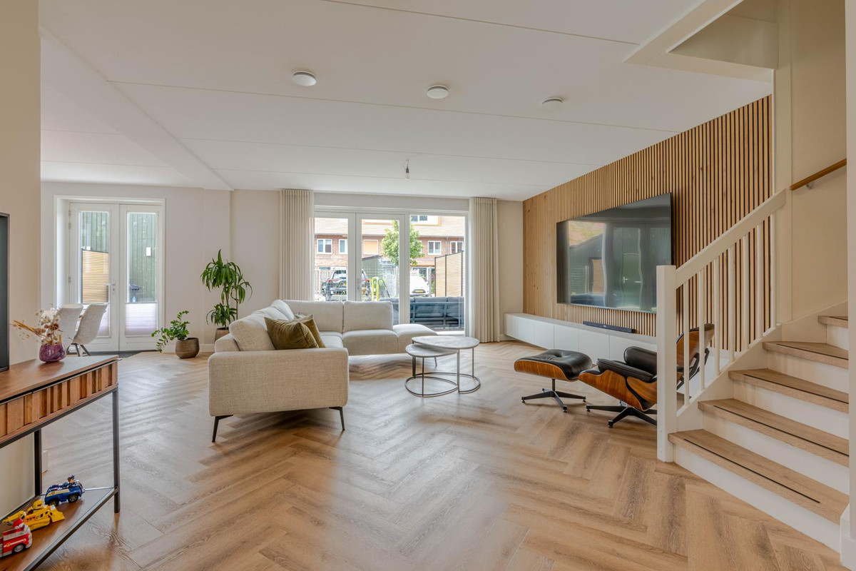 Hoekwoning te koop: Warmoldstraat 77B, Rotterdam