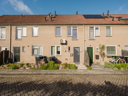 Tussenwoning te koop: Vlotgras 76, Vriesland Spijkenisse
