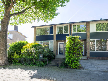 1e J.C. Mensinglaan 8