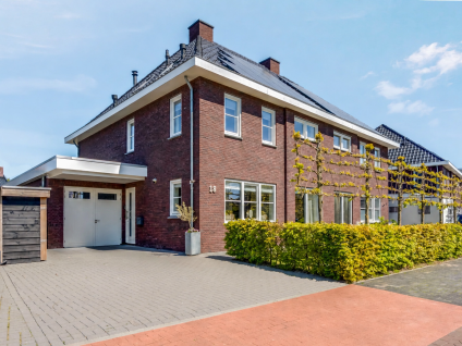 Rietpluim 18