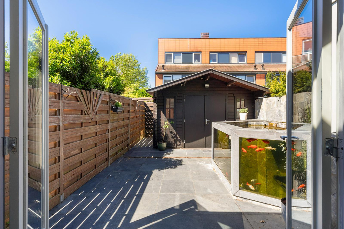 Tussenwoning te koop: Veenzoom 221, Gouda