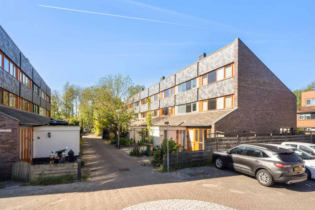 Tussenwoning te koop: Veenzoom 221, Gouda