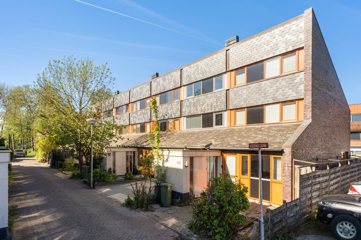 Tussenwoning te koop: Veenzoom 221, Gouda