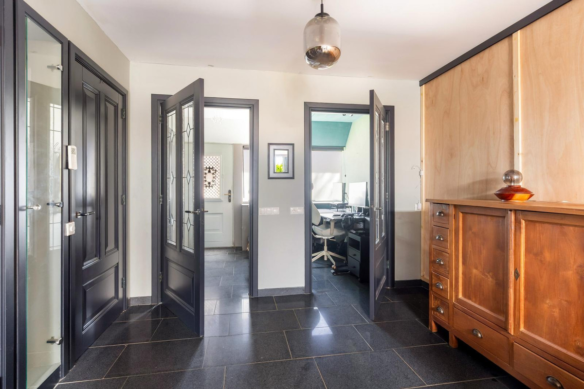 Tussenwoning te koop: Veenzoom 221, Gouda