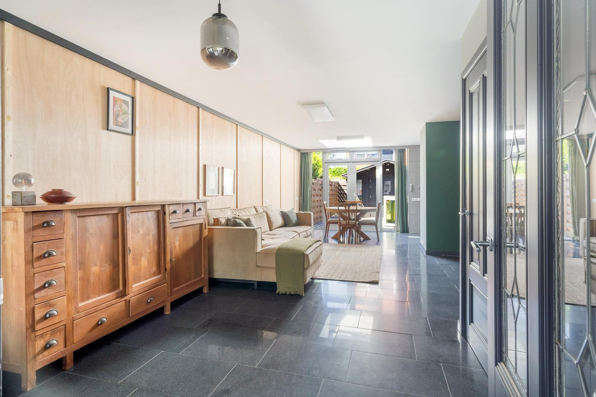 Tussenwoning te koop: Veenzoom 221, Gouda