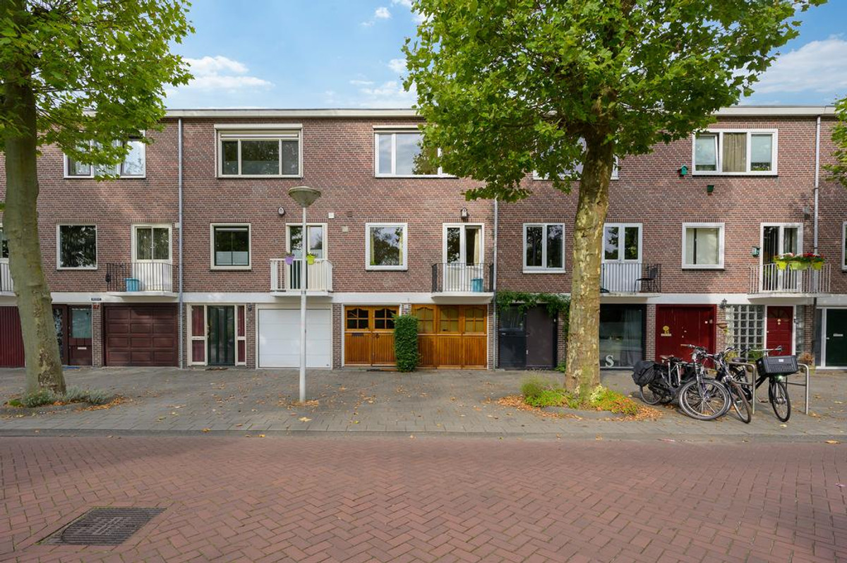 Tussenwoning te huur: Burgemeester Eliasstraat 61, Amsterdam