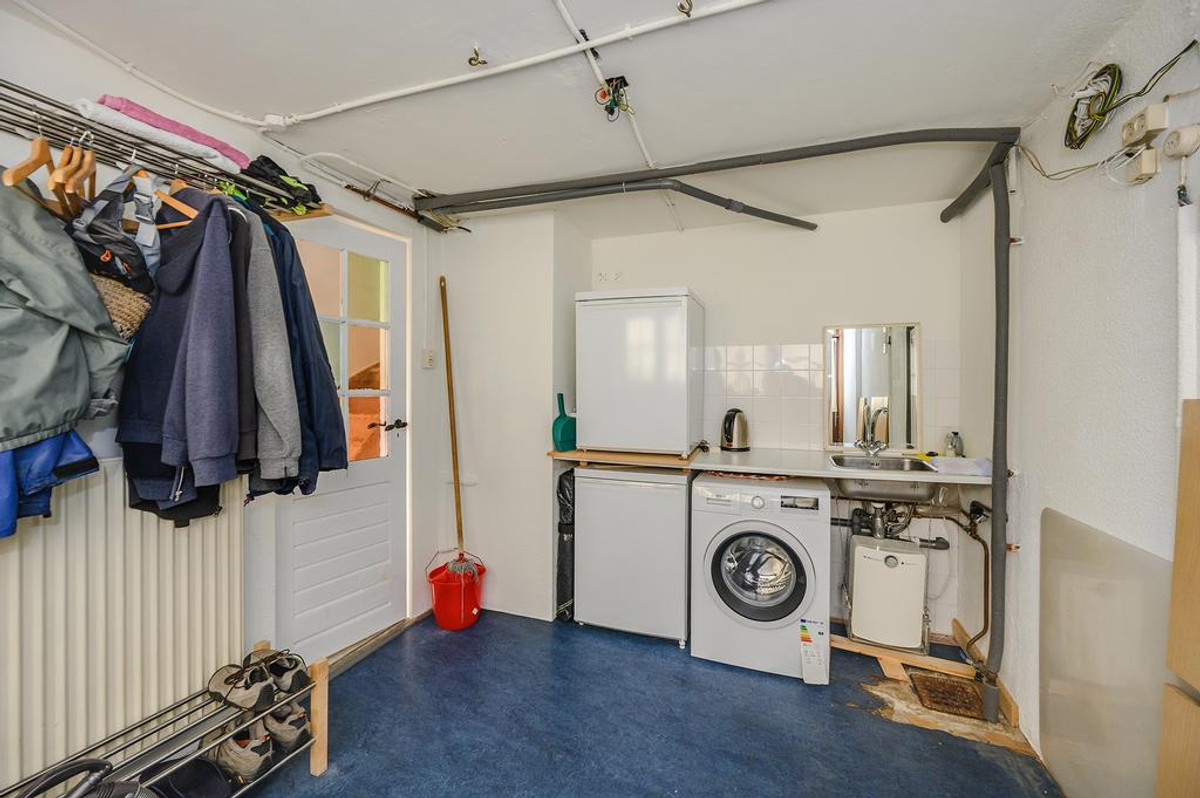 Tussenwoning te huur: Burgemeester Eliasstraat 61, Amsterdam