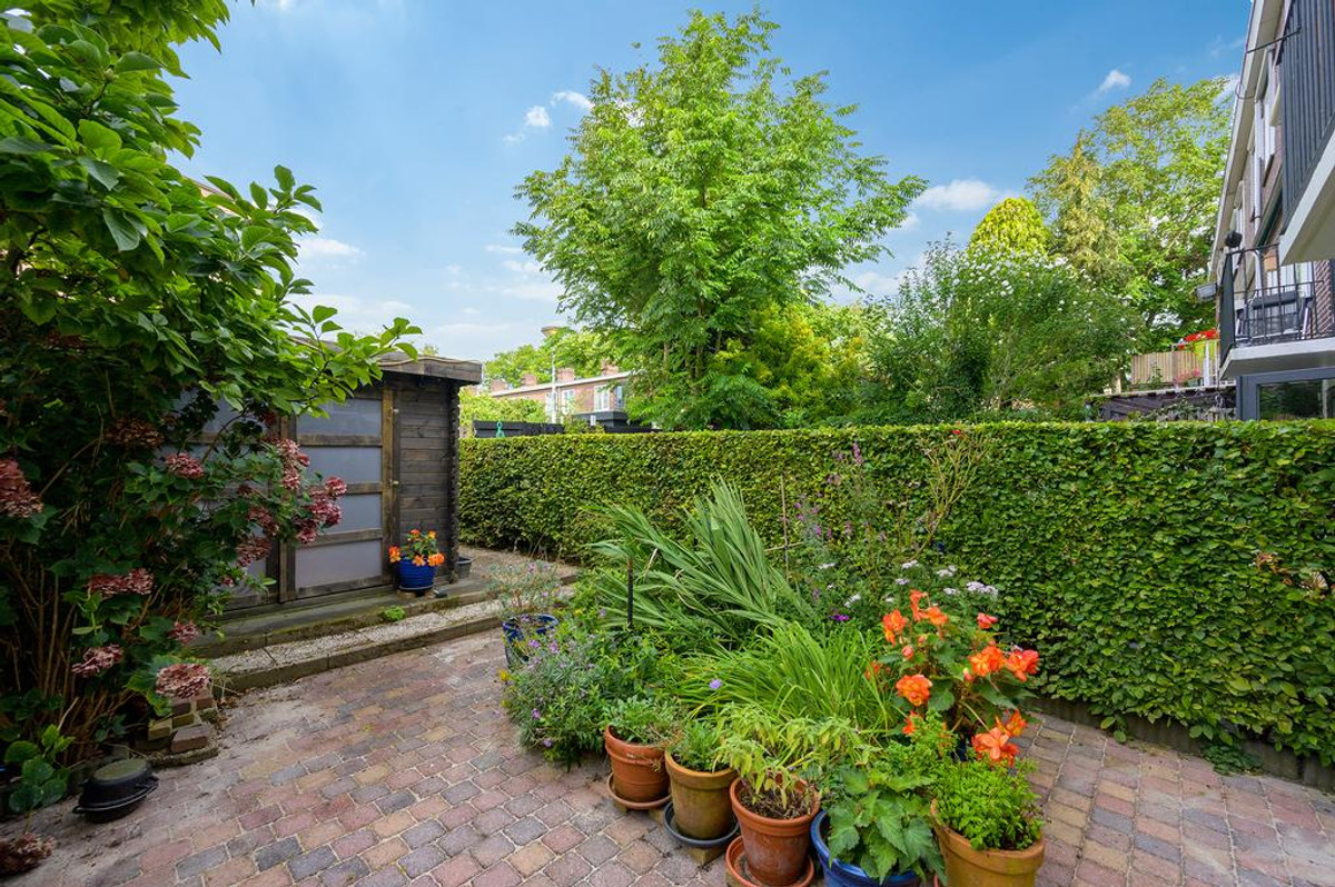 Tussenwoning te huur: Burgemeester Eliasstraat 61, Amsterdam