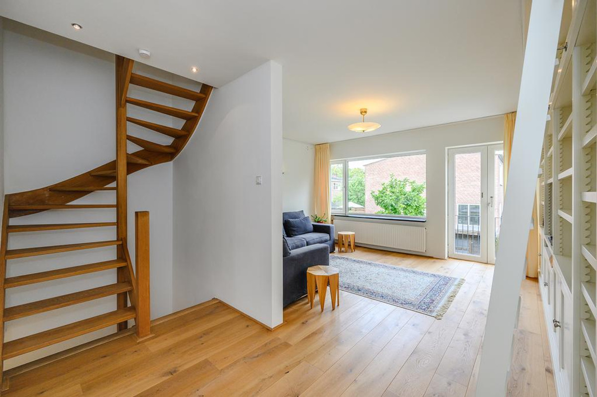 Tussenwoning te huur: Burgemeester Eliasstraat 61, Amsterdam