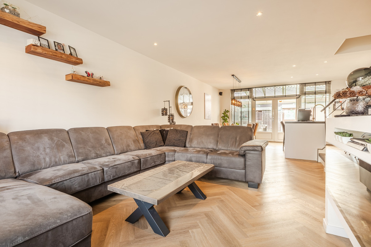 Tussenwoning te koop: Kruidhof 11, Bergen Op Zoom