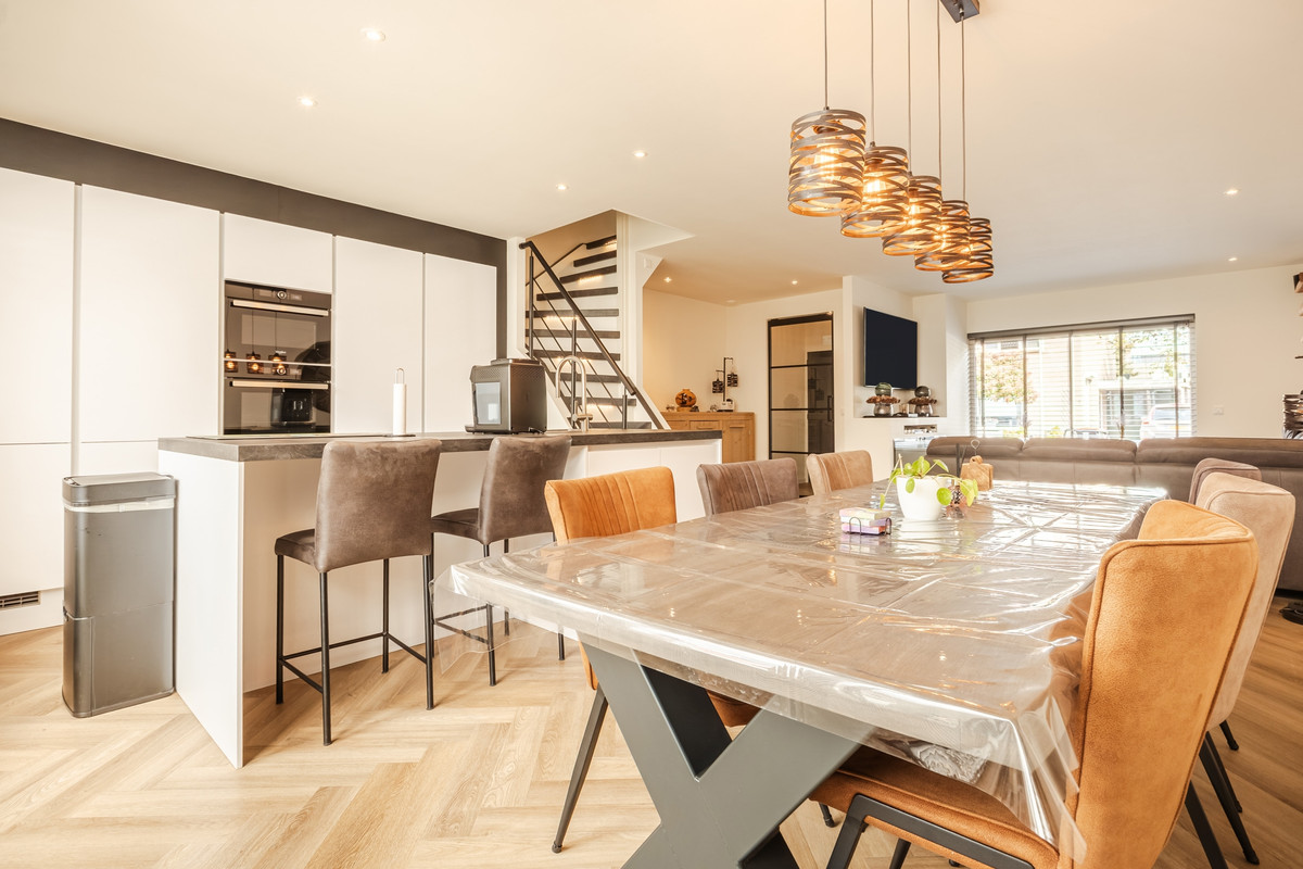 Tussenwoning te koop: Kruidhof 11, Bergen Op Zoom
