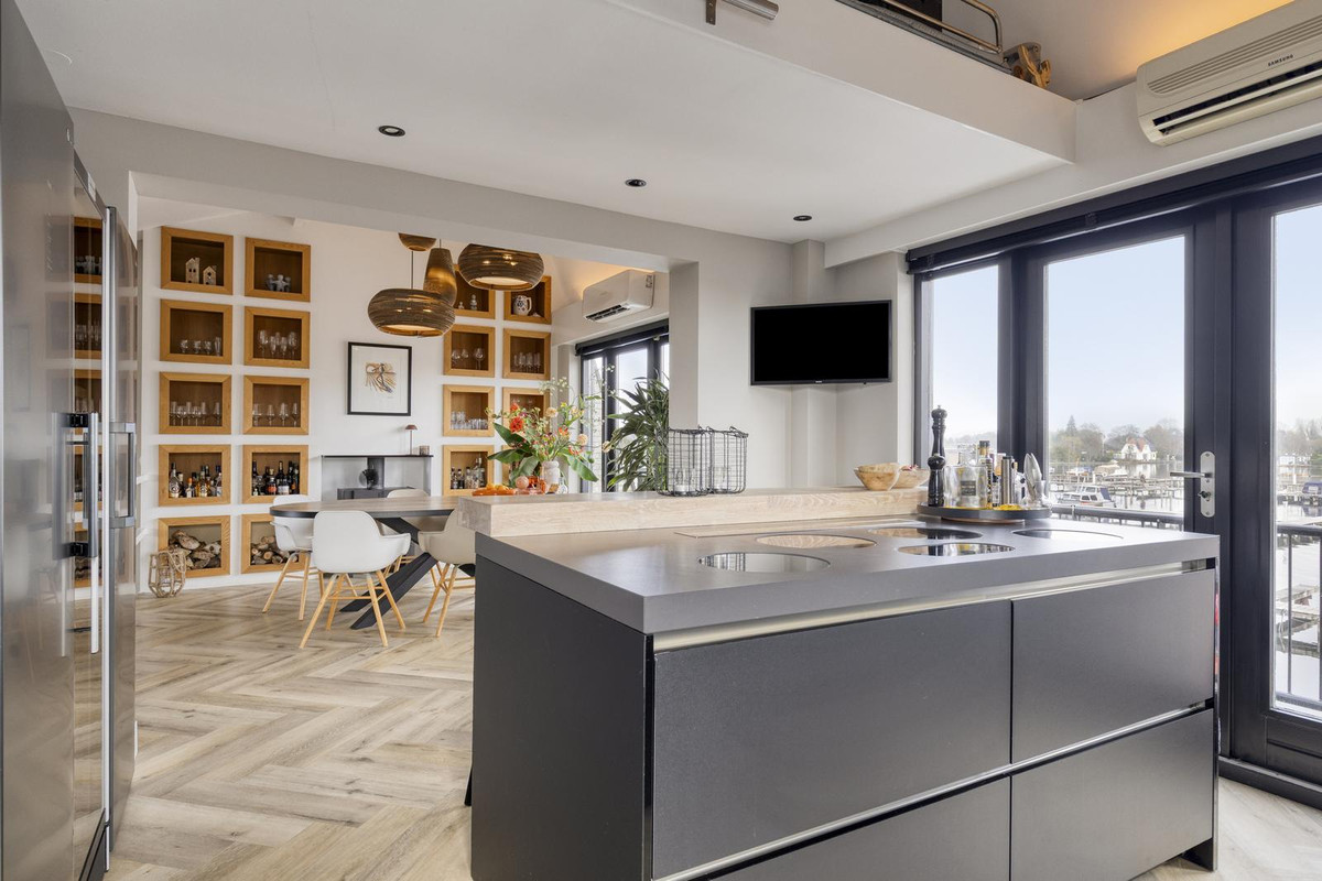 Hoekwoning te koop: Baambrugse Zuwe 167E, Vinkeveen