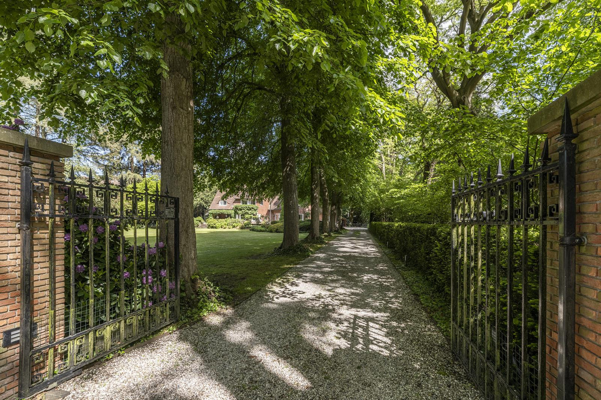 Vrijstaande woning te koop: Bredaseweg 389, Tilburg