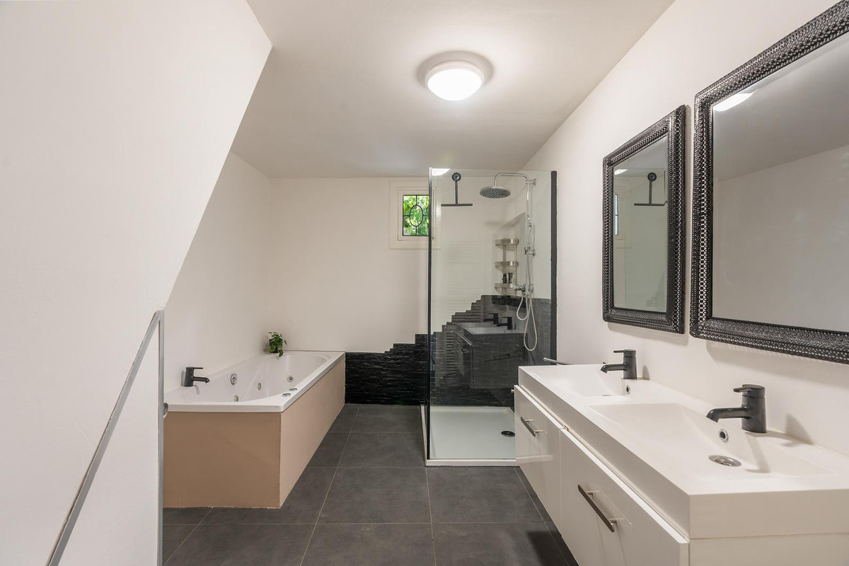 Hoekwoning te koop: Nieuwe Sluisstraat 7, Schiedam