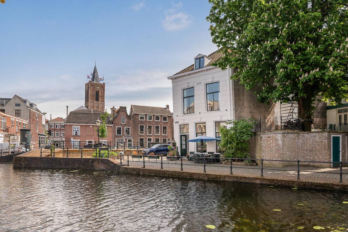 Hoekwoning te koop: Nieuwe Sluisstraat 7, Schiedam