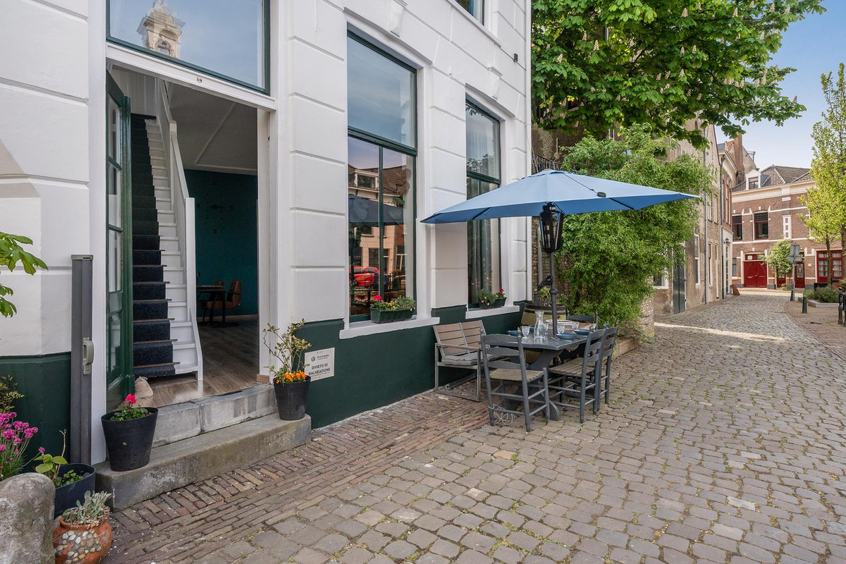 Hoekwoning te koop: Nieuwe Sluisstraat 7, Schiedam