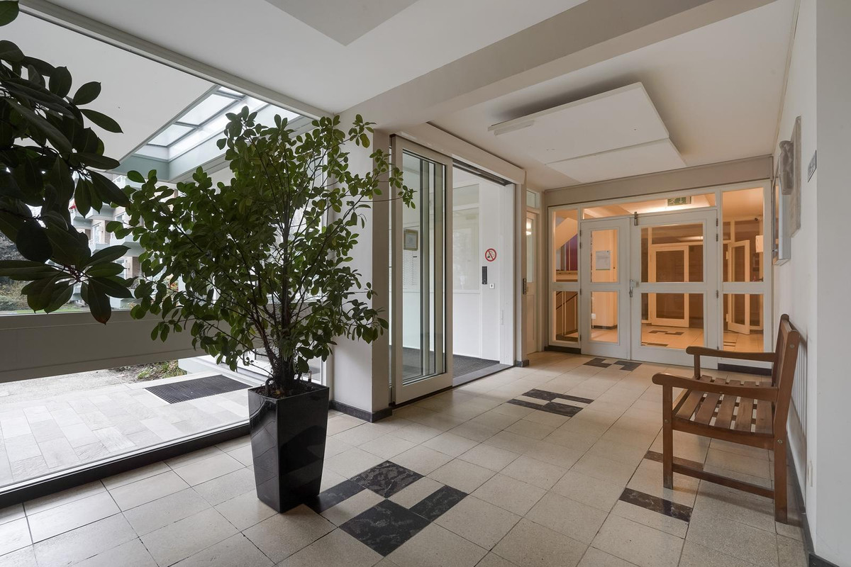 Studio te koop: Elisabeth Brugsmaweg 1-302, 'S-Gravenhage