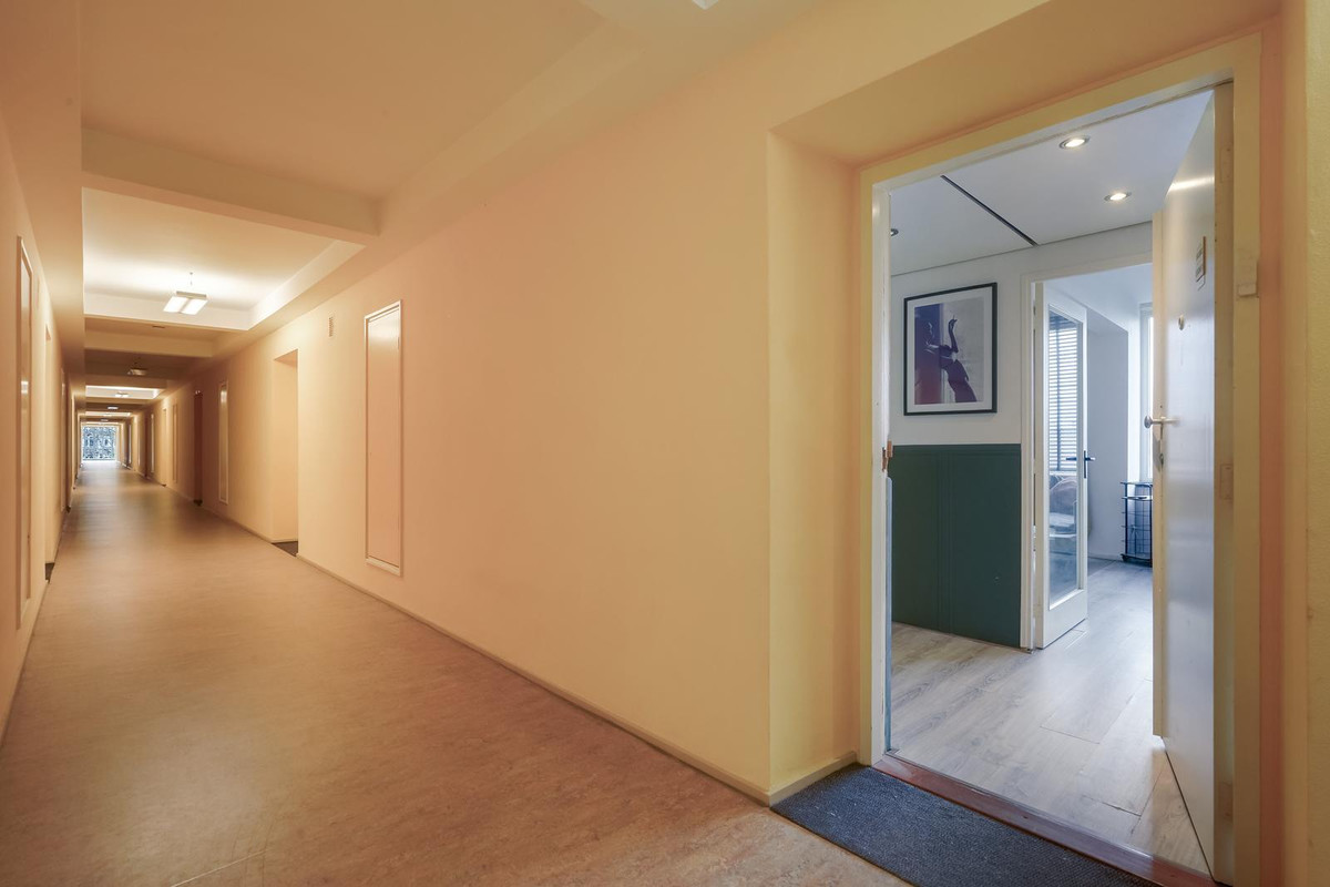 Studio te koop: Elisabeth Brugsmaweg 1-302, 'S-Gravenhage