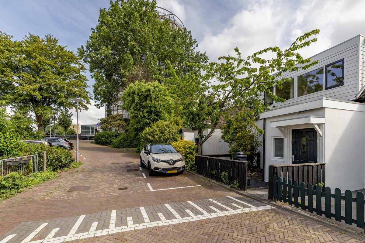 Tussenwoning te koop: Pernisser Molenweg 57, Pernis Rotterdam