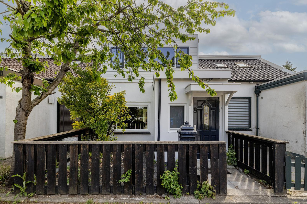 Tussenwoning te koop: Pernisser Molenweg 57, Pernis Rotterdam