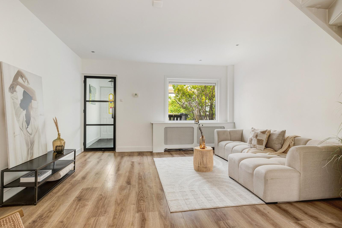 Tussenwoning te koop: Pernisser Molenweg 57, Pernis Rotterdam
