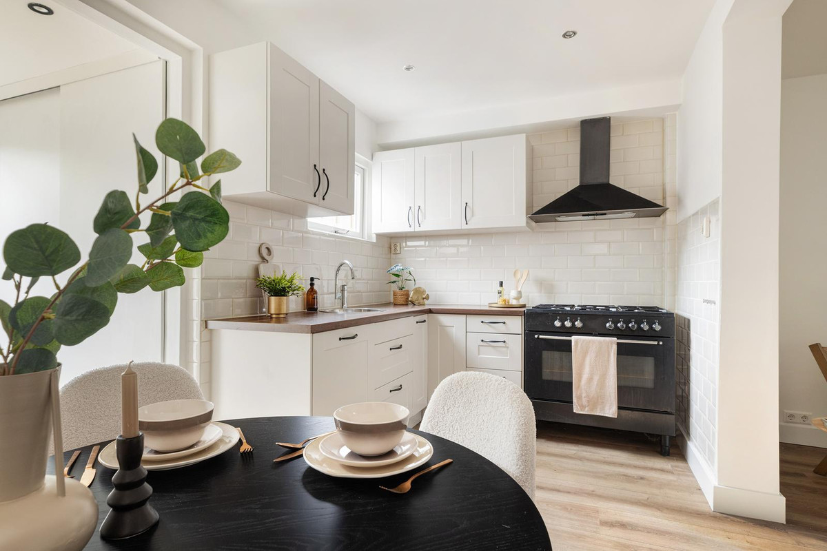 Tussenwoning te koop: Pernisser Molenweg 57, Pernis Rotterdam