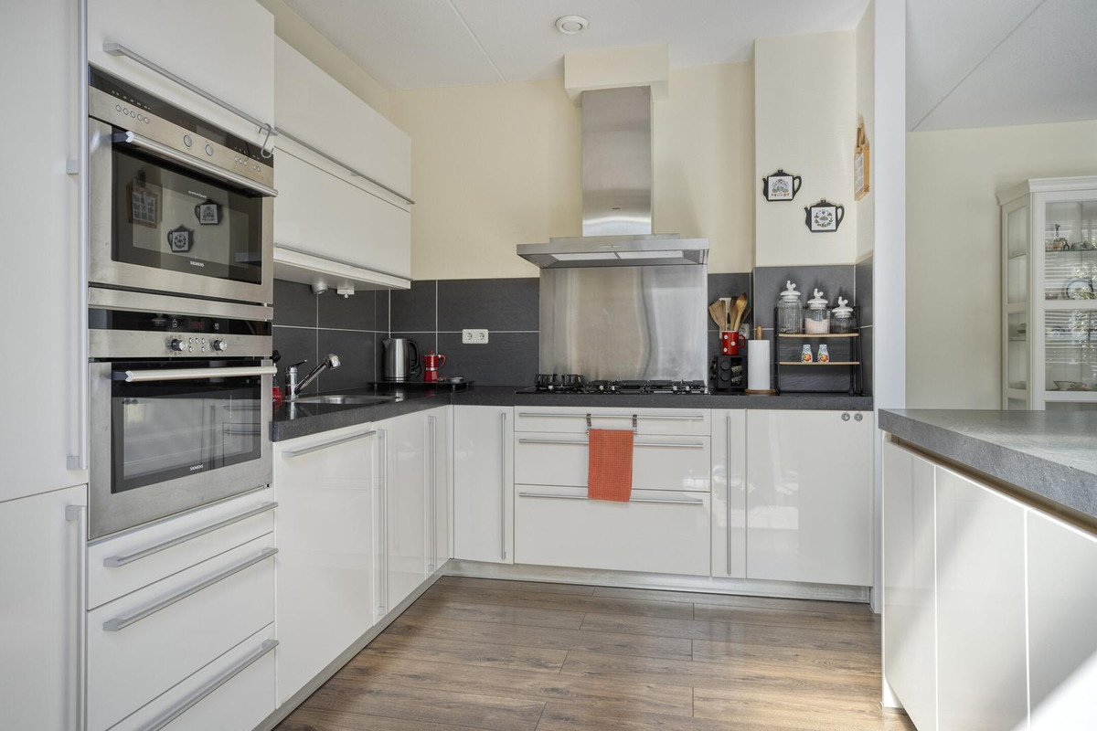 Tussenwoning te koop: De Triomfboog 30, Enschede